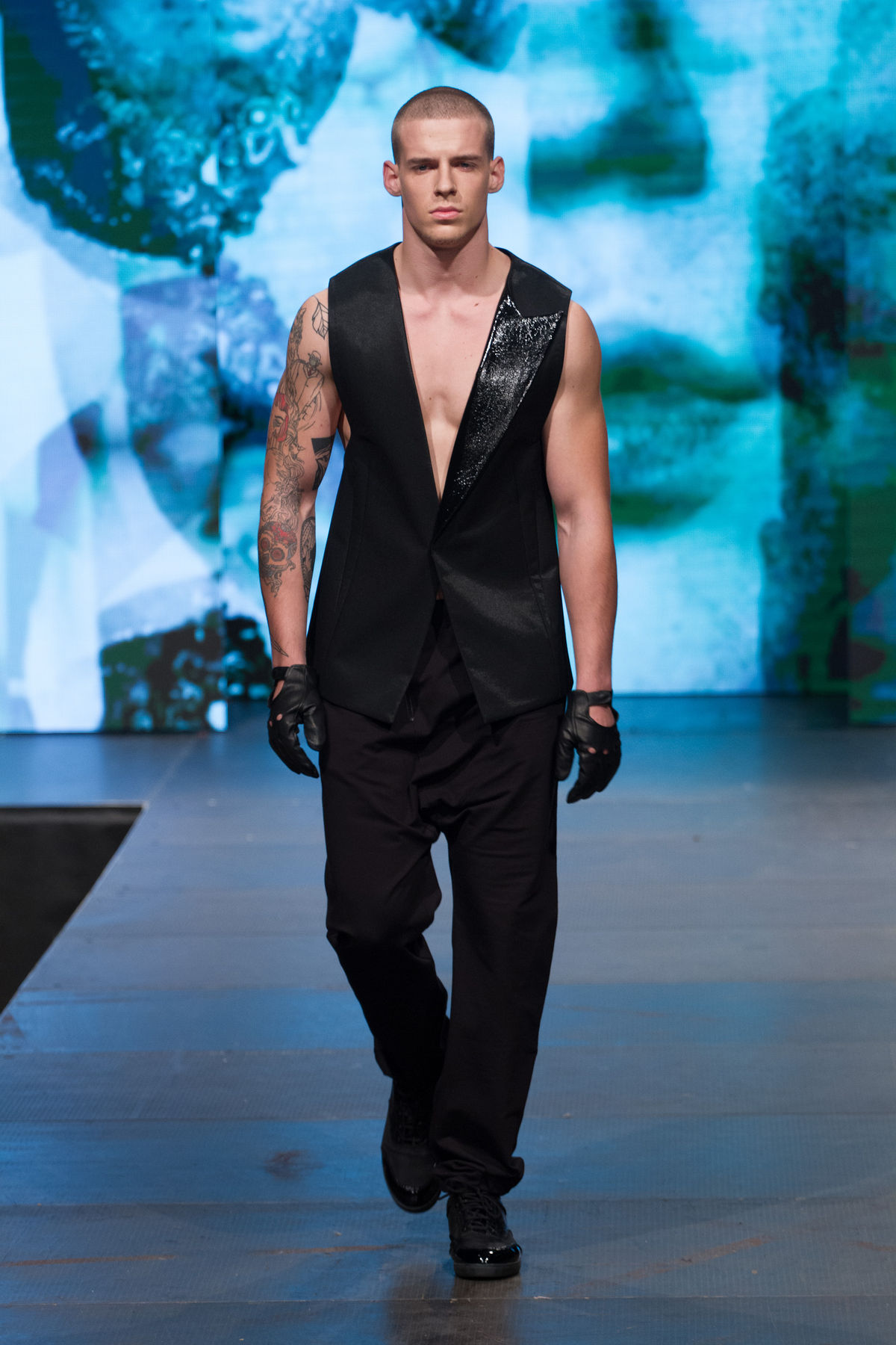 lukas-kimlicka-menswear-fashion-live-black-stage-2013_19-nestandard1.jpg