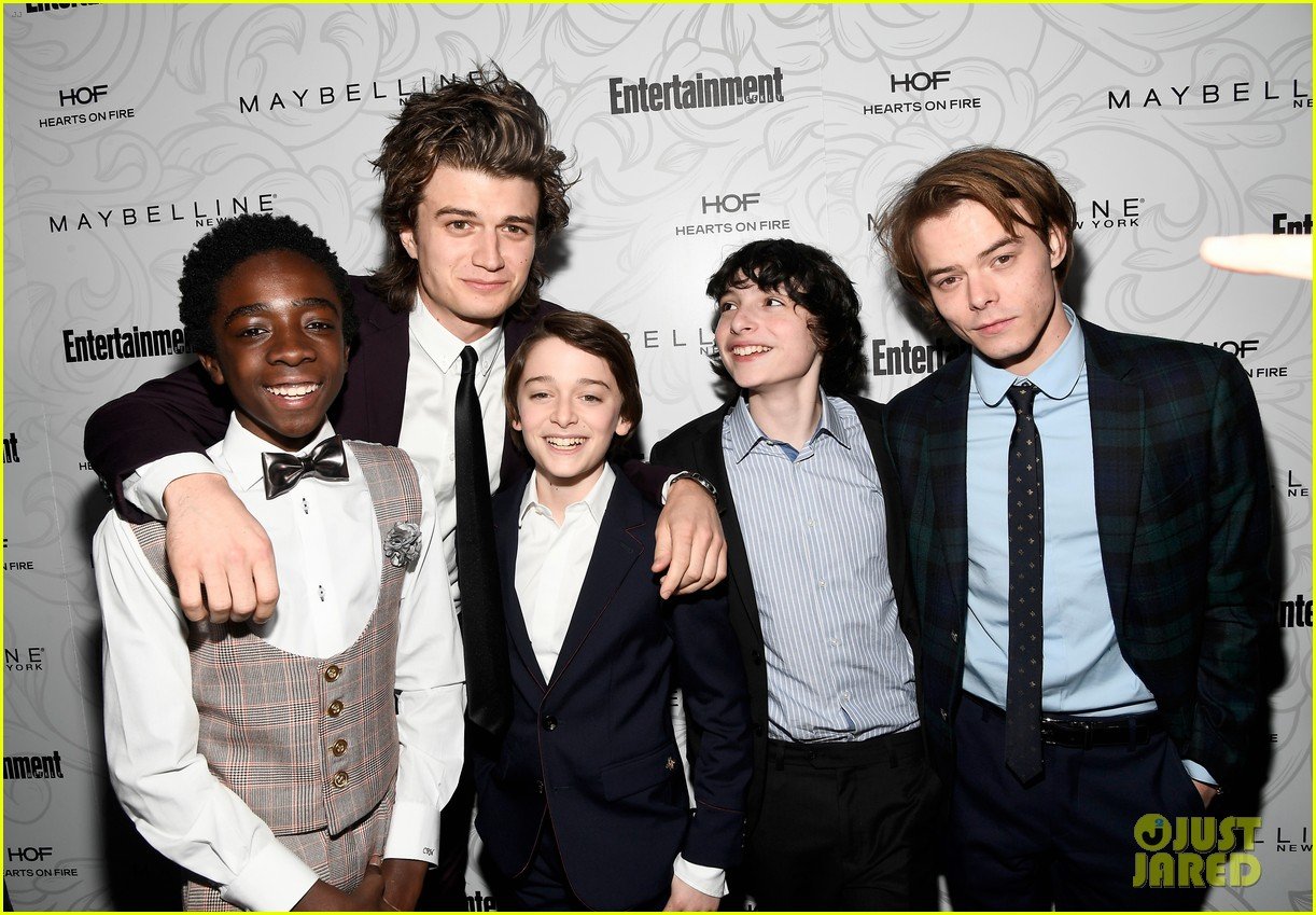 stranger-things-cast-attend-the-ew-sag-party-12.jpg