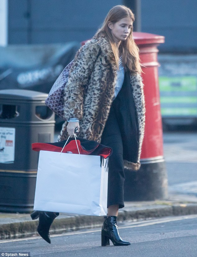 4948D4EB00000578-5399741-Close_pals_Millie_Mackintosh_stepped_out_in_London_on_Thursday_a-m-1_1518787533479.jpg
